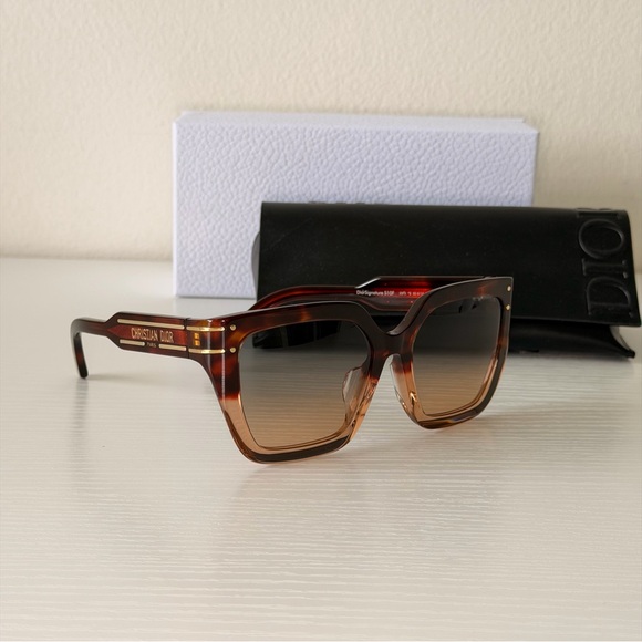 New! Dior Sunglasses, DiorSignature S10F 25F2, Authentic - Picture 4 of 10